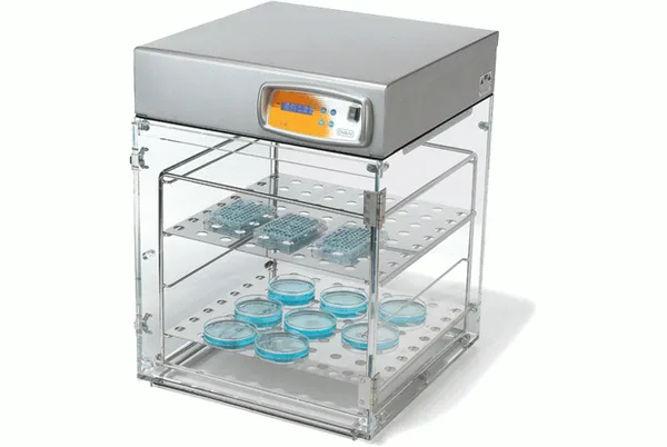 Przezroczysty inkubator laboratoryjny Incubator CLEAR z komorą z plexiglasu
